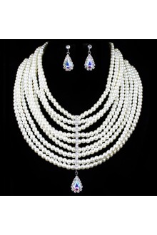 Gorgeous Wedding Jewelry Set - Pearls Necklace and Rhinestones Earrings